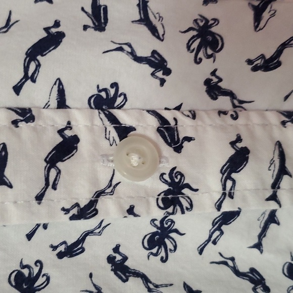 Old Navy short sleeve shirt - Picture 5 of 8